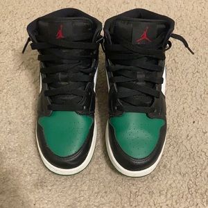 Green Toe Jordan 1’s